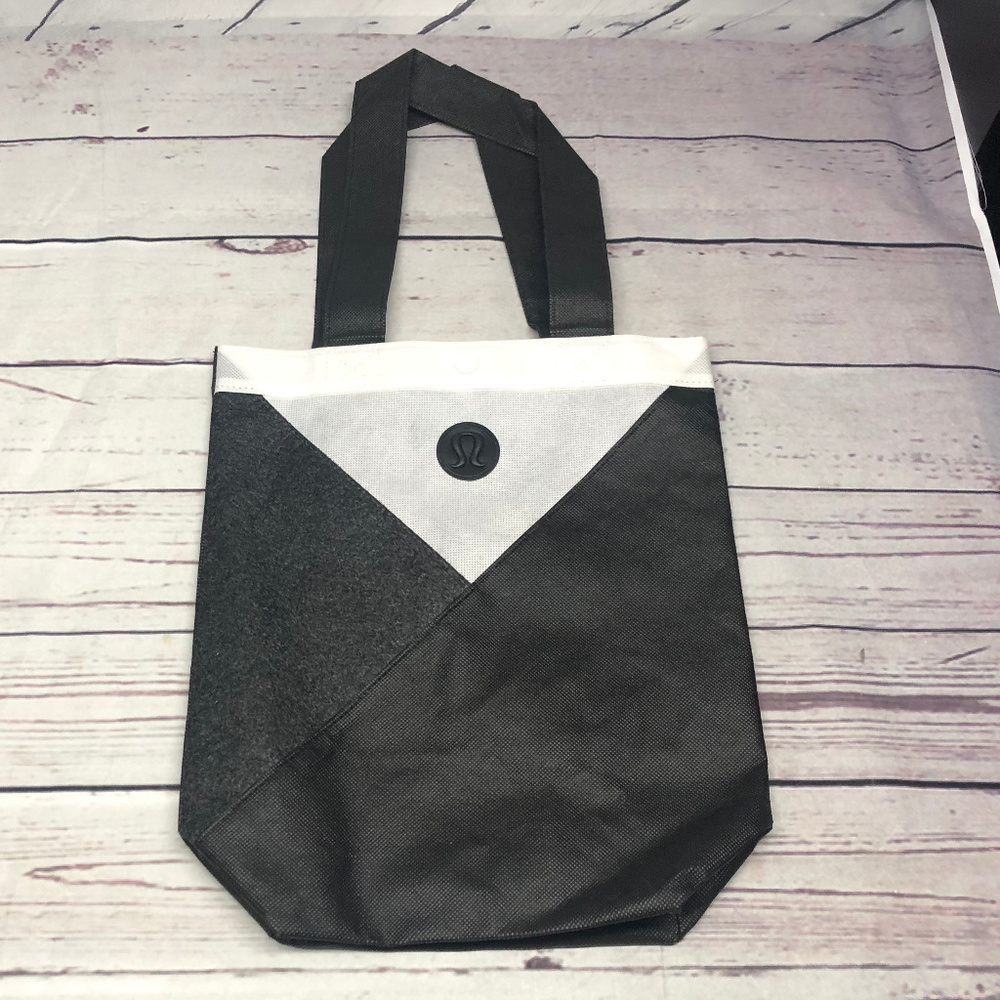 Medium Lululemon Reusable Bag / Tote